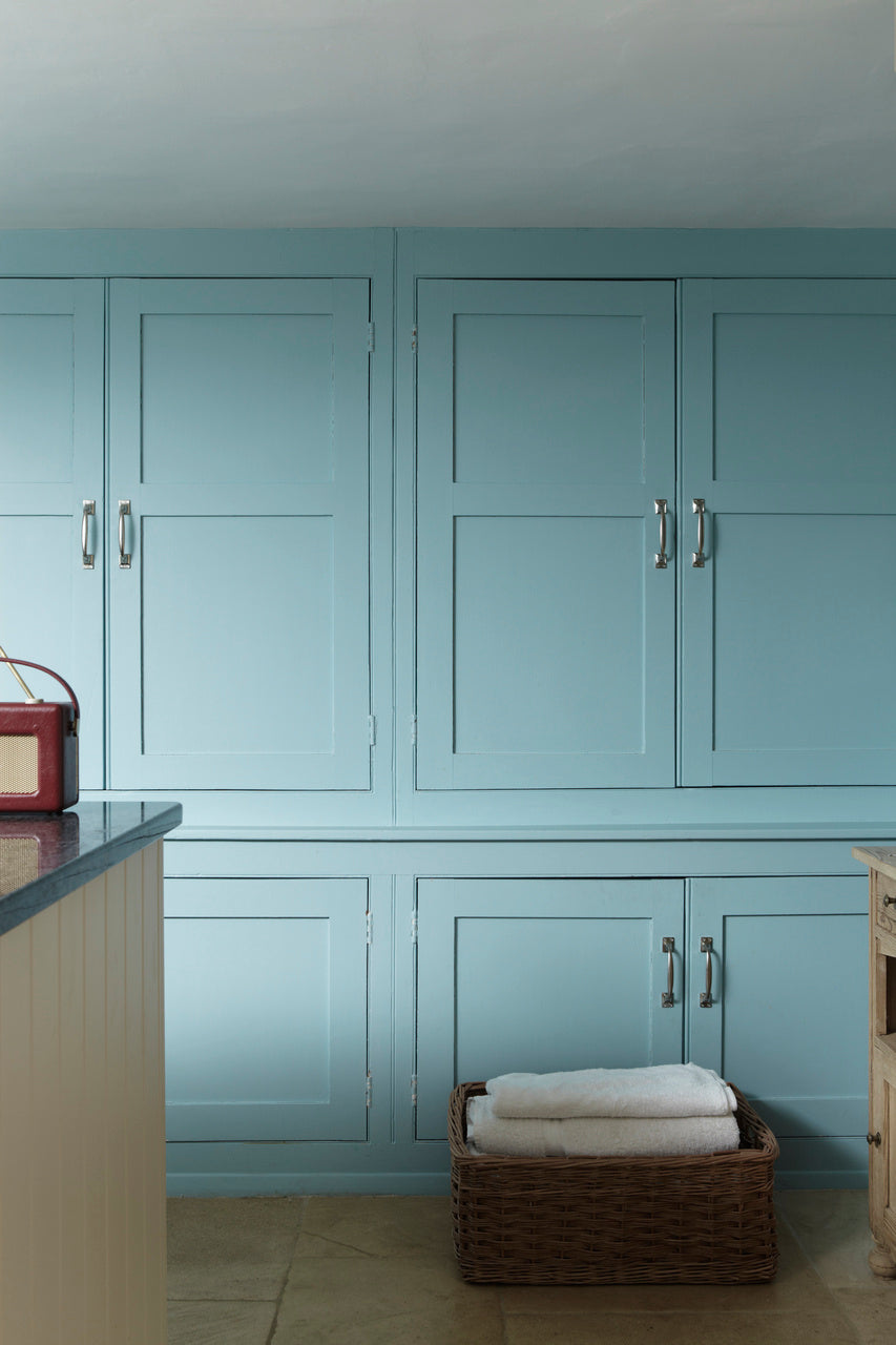 Lacke - Farrow and Ball - Blue Ground 210 - Eggshell