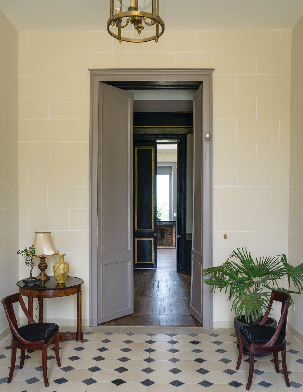 Lacke - Farrow and Ball - Lamp Room Gray 88 - Eggshell