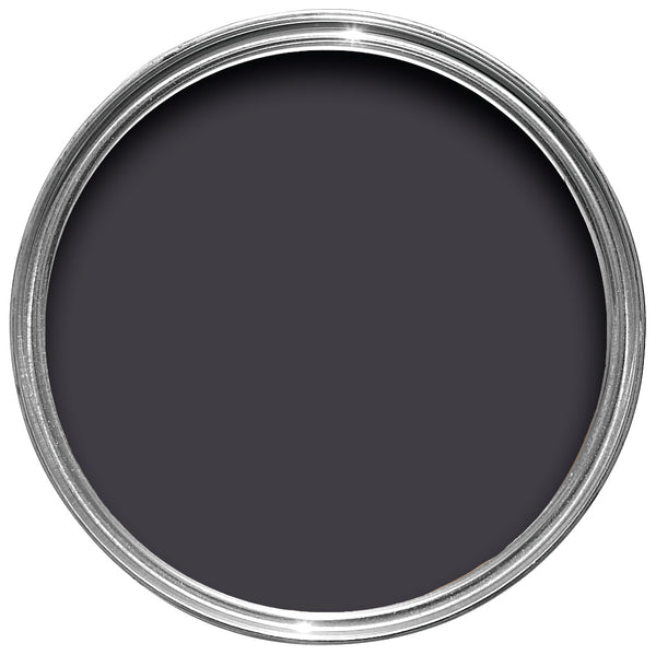 Offene Farbdose von oben von Paean Black, einem extravagantem, fast schon schwarzem Violett Ton 
