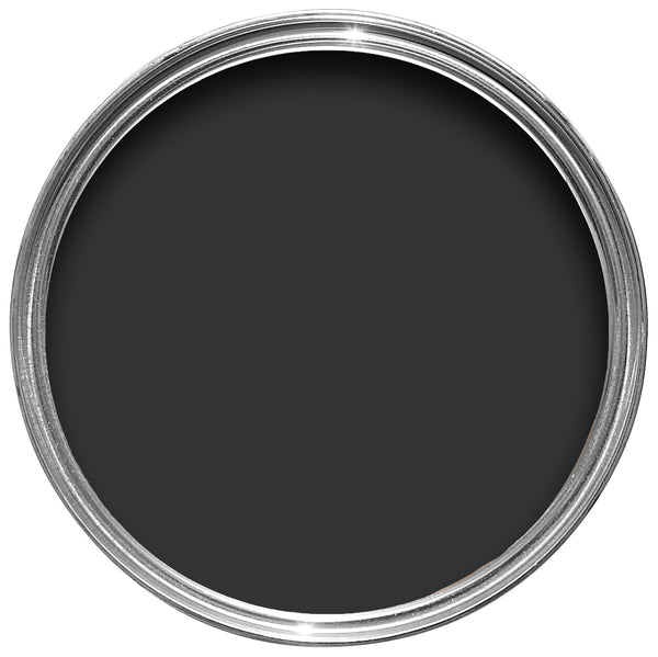 Offene Farbdose von oben von Pitch Black einem schwarz, dunkel wie Teer.
