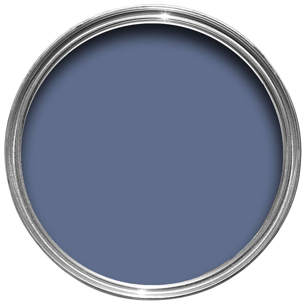 Offene Farbdose von oben von Pitch Blue, einem strahlenden Blau mit schwarzen Pigmenten 

