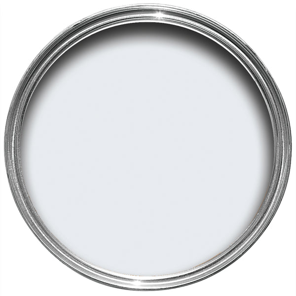 Offene Farbdose von oben von Sizing, einer neutralen Farben mit blauen Untertönen.