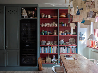 Lacke - Farrow and Ball - Eating Room Red 43 - Eggshell