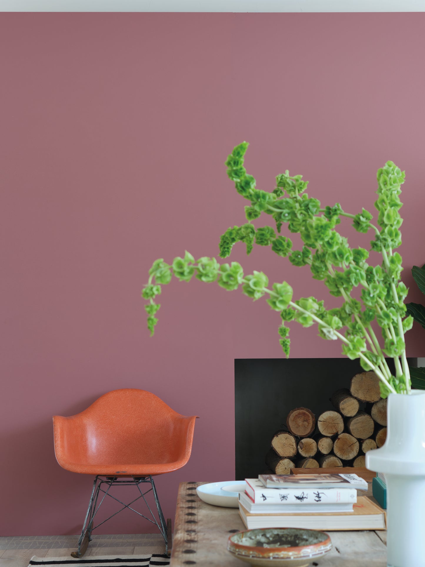 Crimson Red W93 - Farrow and Ball - Emulsion - Colour by nature - Archivfarbe Wandfarbe