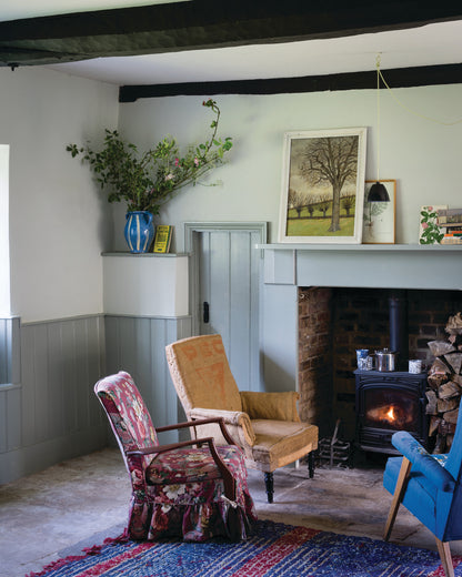 Lacke - Farrow and Ball - Pigeon 25 - Eggshell